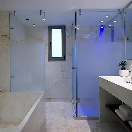 Samaria Hotel 4*