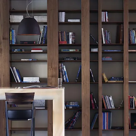 サマリア ハニア